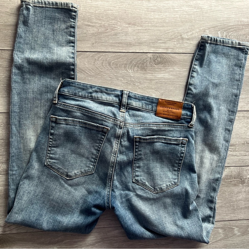 Lucky Jeans (C)